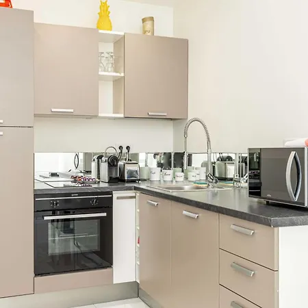 Beautiful Two Bedroom Near Croisette