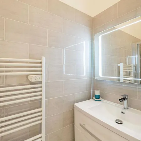 Beautiful Two Bedroom Near Croisette